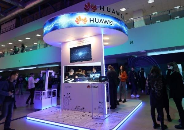 Дан Вэньшуань представил ИИ-стратегию Huawei в России