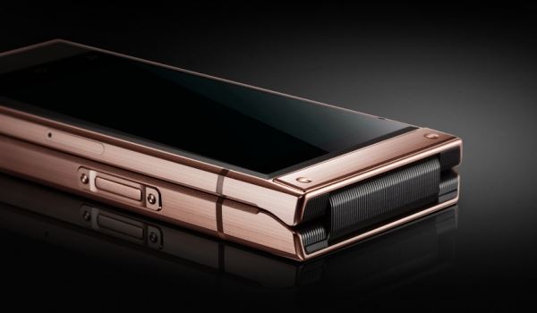 <br />
						Не только Motorola RAZR: «раскладушка» Samsung W20 5G с гибким экраном дебютирует в этом месяце<br />
					